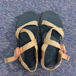Chacos size 3